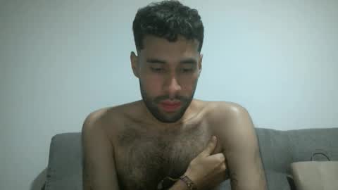 Snapshot of throwawayyourgun chatting on February 2025 10:09:01 PM Luka online show from February 2025 10:09:01 PM