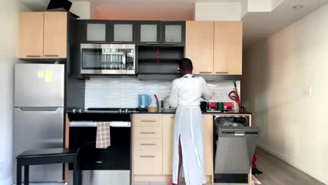 tia_fox online show from October 2025 08:43:02 PM