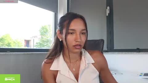 tia_j online show from July 2026 03:04:01 PM
