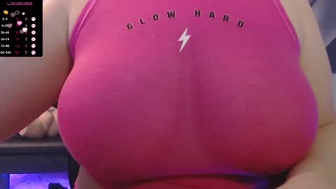 Tia Bella online show from March 2025 03:51:02 PM