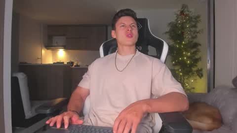 Snapshot of tiago_goez chatting on November 2025 04:22:01 AM santiago online show from November 2025 04:22:01 AM