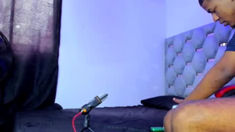 tiago_xxx_ online show from September 2025 05:07:01 PM