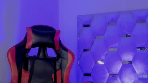 tiago_xxx_ online show from October 2025 10:44:01 AM