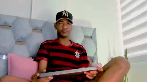 tiago_xxx_ online show from October 2025 06:35:02 PM