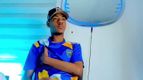 tiago_xxx_ online show from November 2025 12:00:01 AM