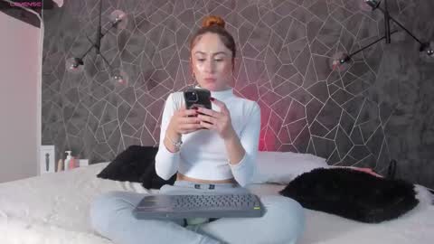 Snapshot of tiarha_18 chatting on January 2026 06:50:02 AM TIARHA 18 online show from January 2026 06:50:02 AM