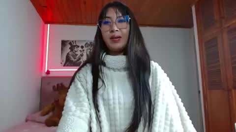 Snapshot of tifanny_squirt chatting on November 2025 03:49:02 AM Tifanny online show from November 2025 03:49:02 AM