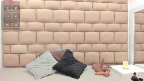 Tifanny  online show from April 2026 11:46:02 AM