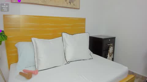 Snapshot of tiffanny_doll_ chatting on November 2025 07:34:02 PM T I F F A N N Y online show from November 2025 07:34:02 PM