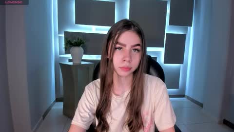 Snapshot of tiffannysins chatting on November 2025 03:39:02 AM Tiffanny Sins online show from November 2025 03:39:02 AM