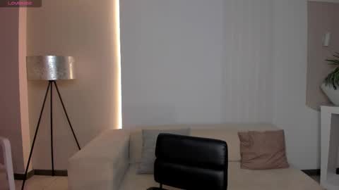 Snapshot of tiffannysins chatting on November 2025 11:32:01 PM Tiffanny Sins online show from November 2025 11:32:01 PM