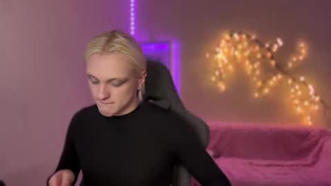 Amira online show from November 2025 11:20:01 AM