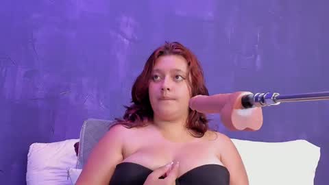 Snapshot of tiffany_bigboobs chatting on December 2024 10:40:02 PM tiffany_bigboobs online show from December 2024 10:40:02 PM