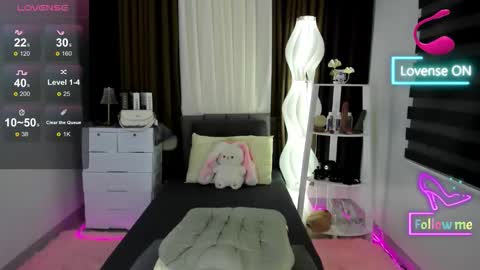 TIFFANY online show from March 2026 07:14:01 AM