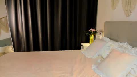 Tiffany online show from April 2026 09:23:01 PM