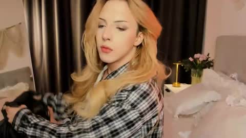 Tiffany online show from April 2026 05:40:02 AM