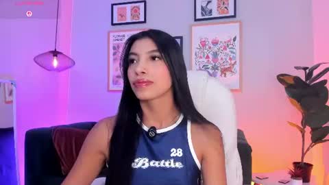Snapshot of tiffany_low chatting on July 2026 01:21:01 PM tiffany_low online show from July 2026 01:21:01 PM