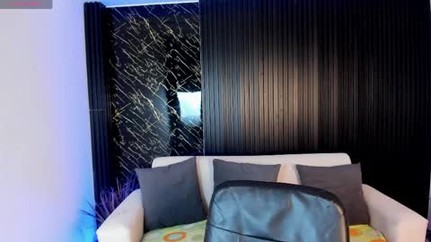 tiffanyhoustton online show from April 2026 12:10:01 PM