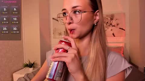 Tiffany online show from September 2025 12:07:02 PM