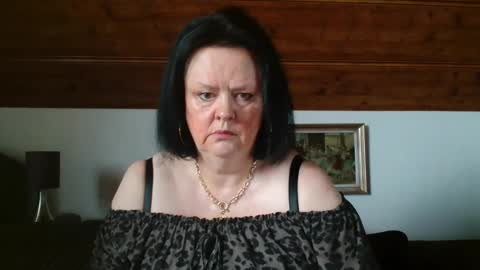 Snapshot of tiffanymature chatting on October 2025 08:18:01 AM TiffanyMature online show from October 2025 08:18:01 AM