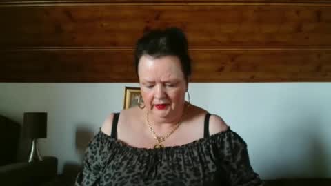 Snapshot of tiffanymature chatting on November 2025 11:32:01 AM TiffanyMature online show from November 2025 11:32:01 AM