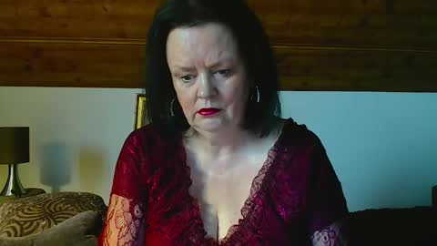 Snapshot of tiffanymature chatting on November 2025 08:08:02 AM TiffanyMature online show from November 2025 08:08:02 AM