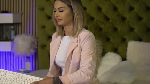 Ilaria online show from September 2025 06:03:01 AM