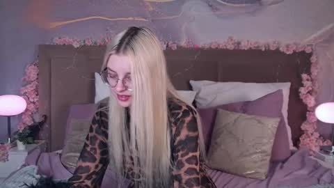 tiffanypeach online show from March 2026 01:18:01 PM