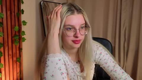 tiffanypeach online show from April 2026 10:43:01 AM