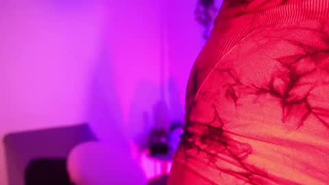 My name is Tiffany welcome  online show from April 2026 01:44:01 AM