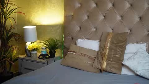  Tiffany  online show from November 2025 06:43:01 PM