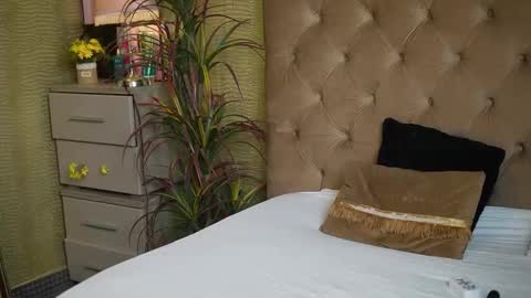  Tiffany  online show from February 2026 12:07:01 AM