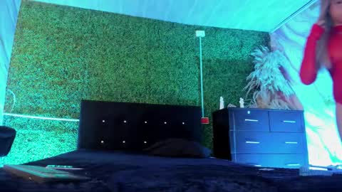 tiffanyy_deluxe online show from February 2026 02:25:02 PM