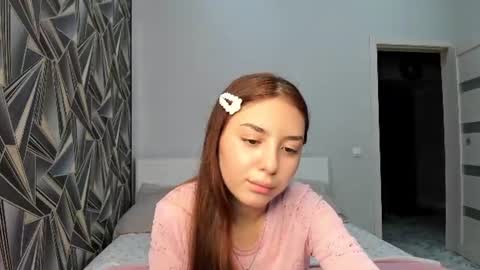 Snapshot of tillly_18 chatting on June 2026 09:19:02 AM tillly_18 online show from June 2026 09:19:02 AM