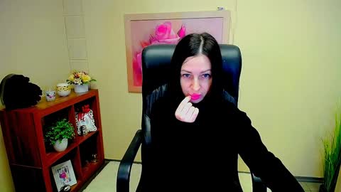 Snapshot of timeparadice chatting on February 2025 07:50:02 AM Luisa online show from February 2025 07:50:02 AM