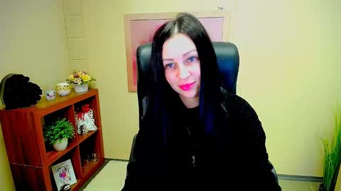 Snapshot of timeparadice chatting on February 2025 11:36:01 AM Luisa online show from February 2025 11:36:01 AM