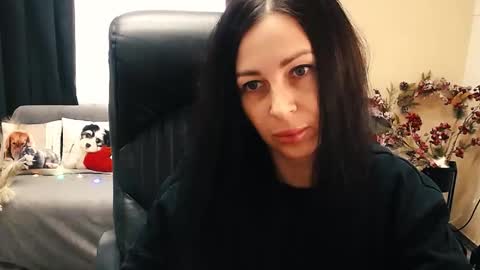 Snapshot of timeparadice chatting on October 2025 08:11:02 AM Luisa online show from October 2025 08:11:02 AM