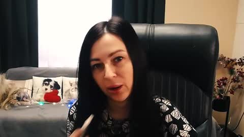 Snapshot of timeparadice chatting on October 2025 08:38:01 AM Luisa online show from October 2025 08:38:01 AM