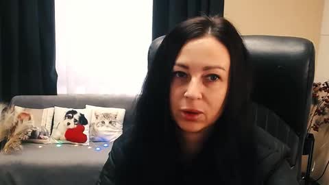 Snapshot of timeparadice chatting on November 2025 08:24:01 AM Luisa online show from November 2025 08:24:01 AM