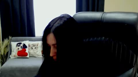 Luisa online show from April 2026 07:44:01 AM