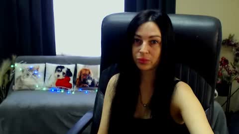Snapshot of timeparadice chatting on June 2026 07:57:01 AM Luisa online show from June 2026 07:57:01 AM