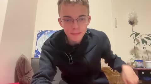 Snapshot of timveret chatting on December 2024 07:47:01 PM Wizard online show from December 2024 07:47:01 PM