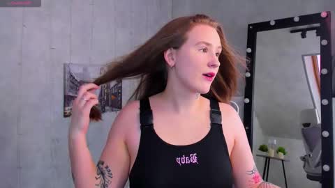 Snapshot of tina_hicks chatting on February 2026 09:52:02 AM Stella online show from February 2026 09:52:02 AM