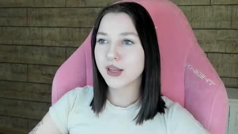 TinaBurton online show from February 2026 05:05:02 PM