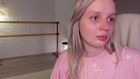 tinasiner online show from September 2025 03:34:02 PM