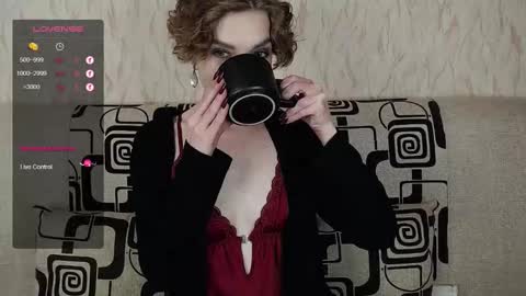 Snapshot of tinawincee chatting on October 2025 05:06:01 AM Tina online show from October 2025 05:06:01 AM