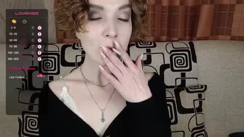 Snapshot of tinawincee chatting on November 2025 05:21:02 AM Tina online show from November 2025 05:21:02 AM