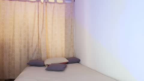 Snapshot of tinny_and_candy chatting on February 2026 05:33:01 PM TINNY AND CANDY online show from February 2026 05:33:01 PM