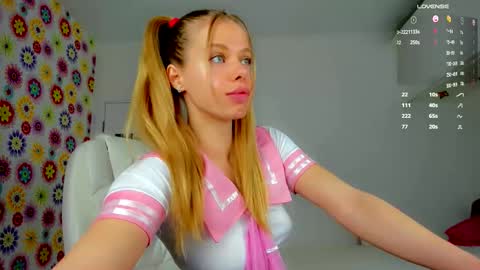 Snapshot of tiny__alice chatting on October 2025 06:45:02 AM Alice ONLINE TOMORROW 1100-1700 GMT3 online show from October 2025 06:45:02 AM