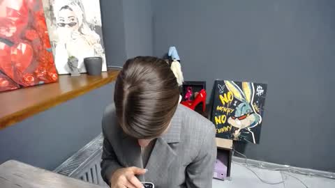 Gloria online show from October 2025 06:24:02 AM